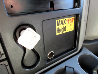 2013 International 4400 18 FOOT BOX TRUCK