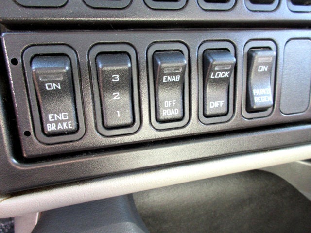 2013 International 4400 18 FOOT BOX TRUCK