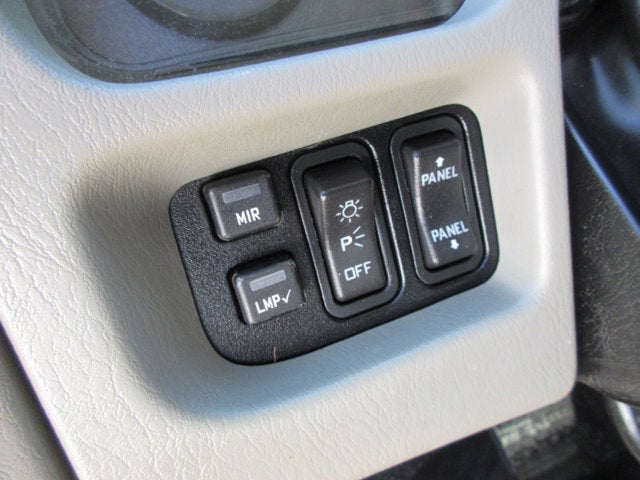 2013 International 4400 18 FOOT BOX TRUCK