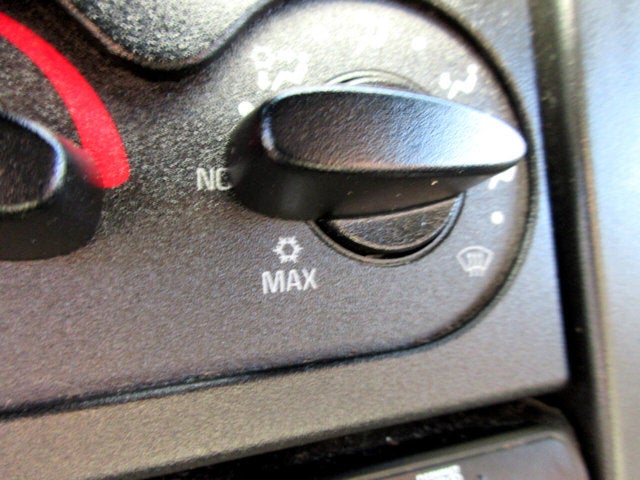 2013 International 4400 18 FOOT BOX TRUCK