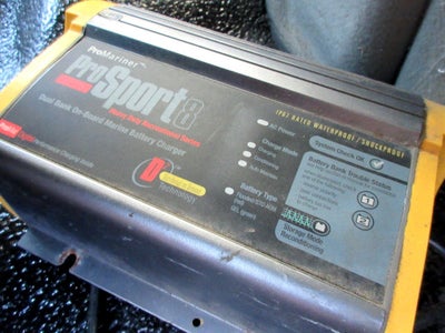 2013 International 4400 18 FOOT BOX TRUCK