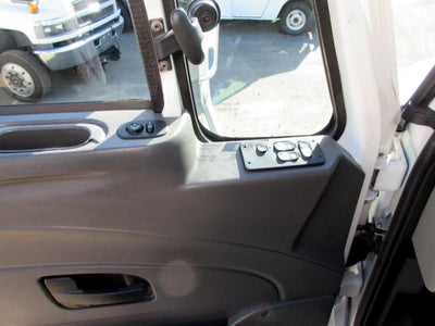 2013 International 4400 18 FOOT BOX TRUCK