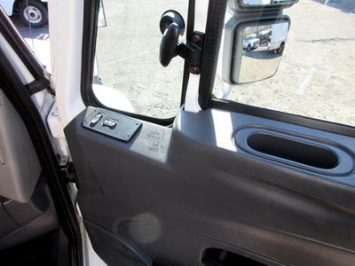 2013 International 4400 18 FOOT BOX TRUCK