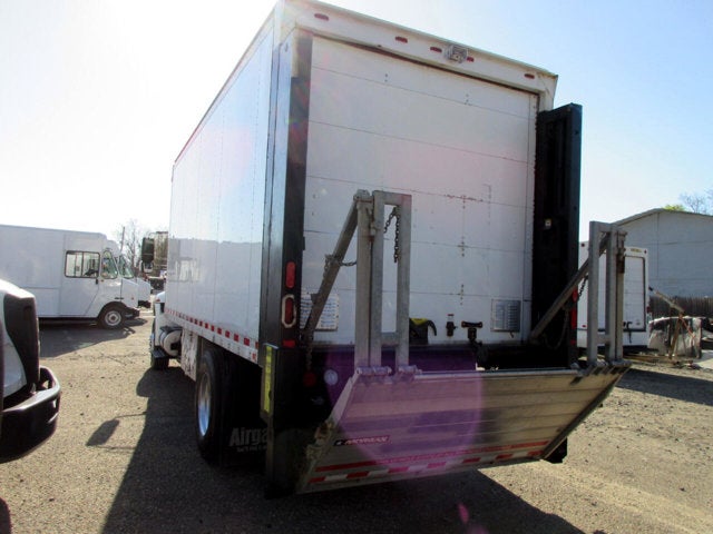 2013 International 4400 18 FOOT BOX TRUCK