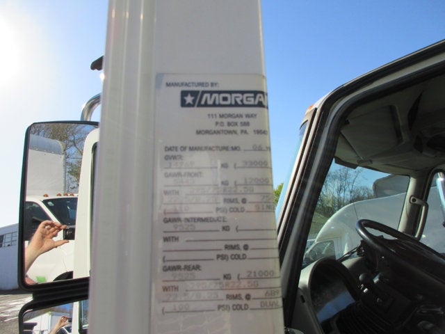 2013 International 4400 18 FOOT BOX TRUCK