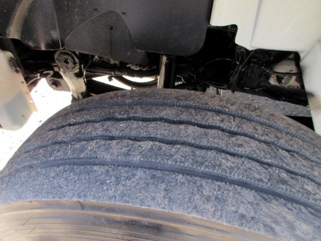 2013 International 4400 18 FOOT BOX TRUCK