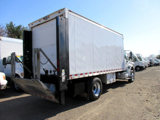 2013 International 4400 18 FOOT BOX TRUCK