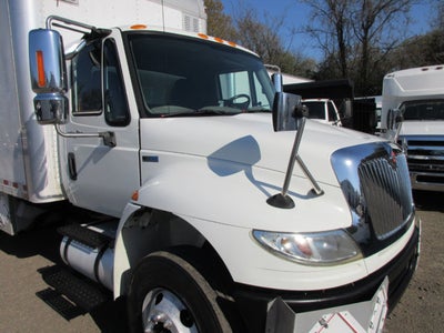2013 International 4400 18 FOOT BOX TRUCK