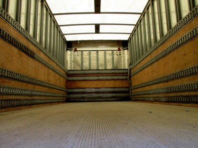 2013 International 4400 18 FOOT BOX TRUCK