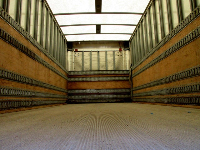 2013 International 4400 18 FOOT BOX TRUCK