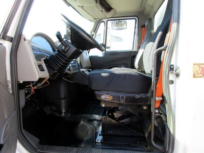 2013 International 4400 18 FOOT BOX TRUCK