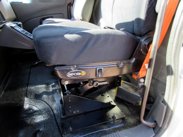 2013 International 4400 18 FOOT BOX TRUCK