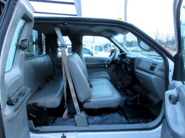 2005 Ford F-750 SUPER CAB, 22' FLATBED, CUMMINS PRE-DEF