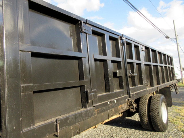 2005 Ford F-750 SUPER CAB, 22' FLATBED, CUMMINS PRE-DEF