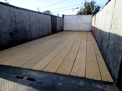 2005 Ford F-750 SUPER CAB, 22' FLATBED, CUMMINS PRE-DEF