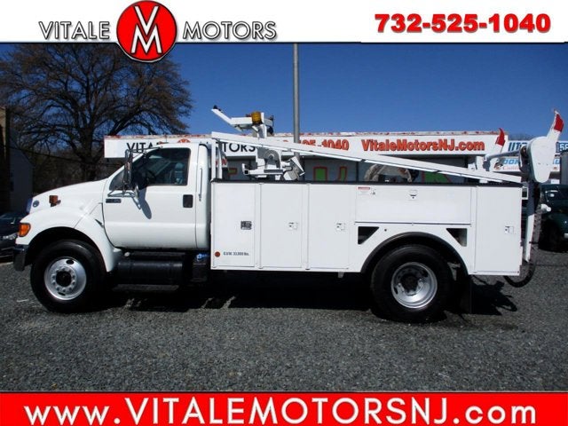 2011 Ford F750 SERVICE BODY TRUCK, CUMMINGS