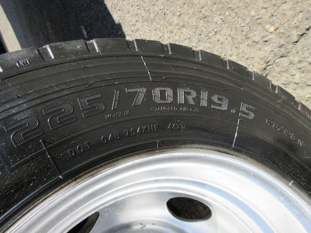 2014 Isuzu NPR 12' 8" CREW CAB BOX TRUCK