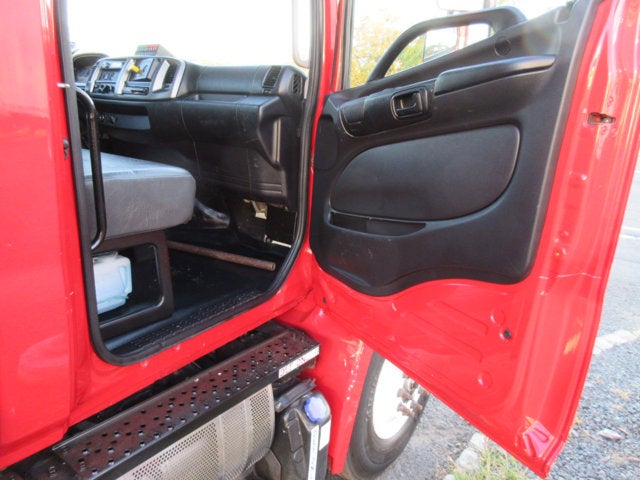 2016 Hino 338 26' FLAT BED