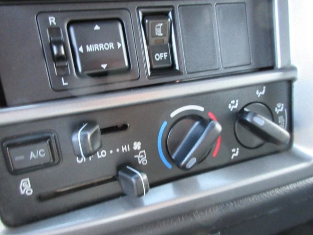 2016 Hino 338 26' FLAT BED