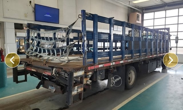 2017 Isuzu NRR DSL REG AT 22 Foot STAKE BED, FLAT BED,