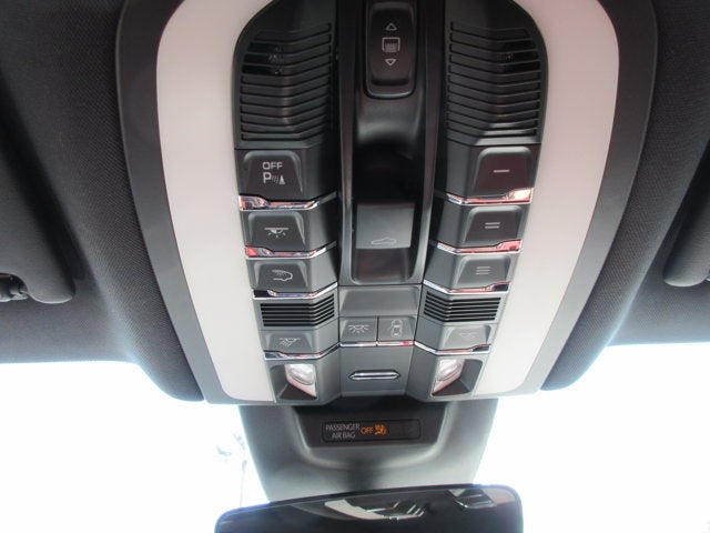 2021 Porsche Macan AWD