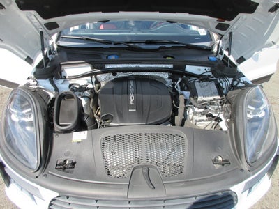 2021 Porsche Macan AWD