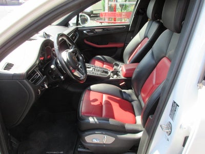 2021 Porsche Macan AWD